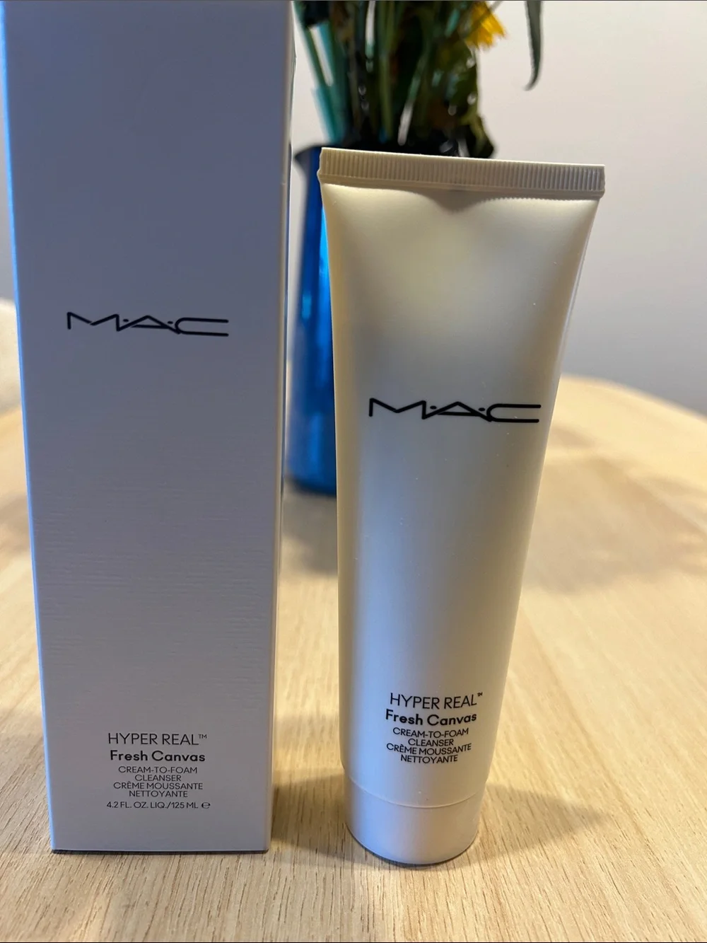 MAC Cosmetics Hyper Real Fresh Canvas Cream-to-Foam Cleanser